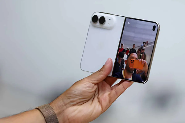 iPhone Duo